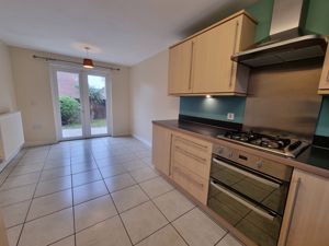 Kitchen Diner- click for photo gallery